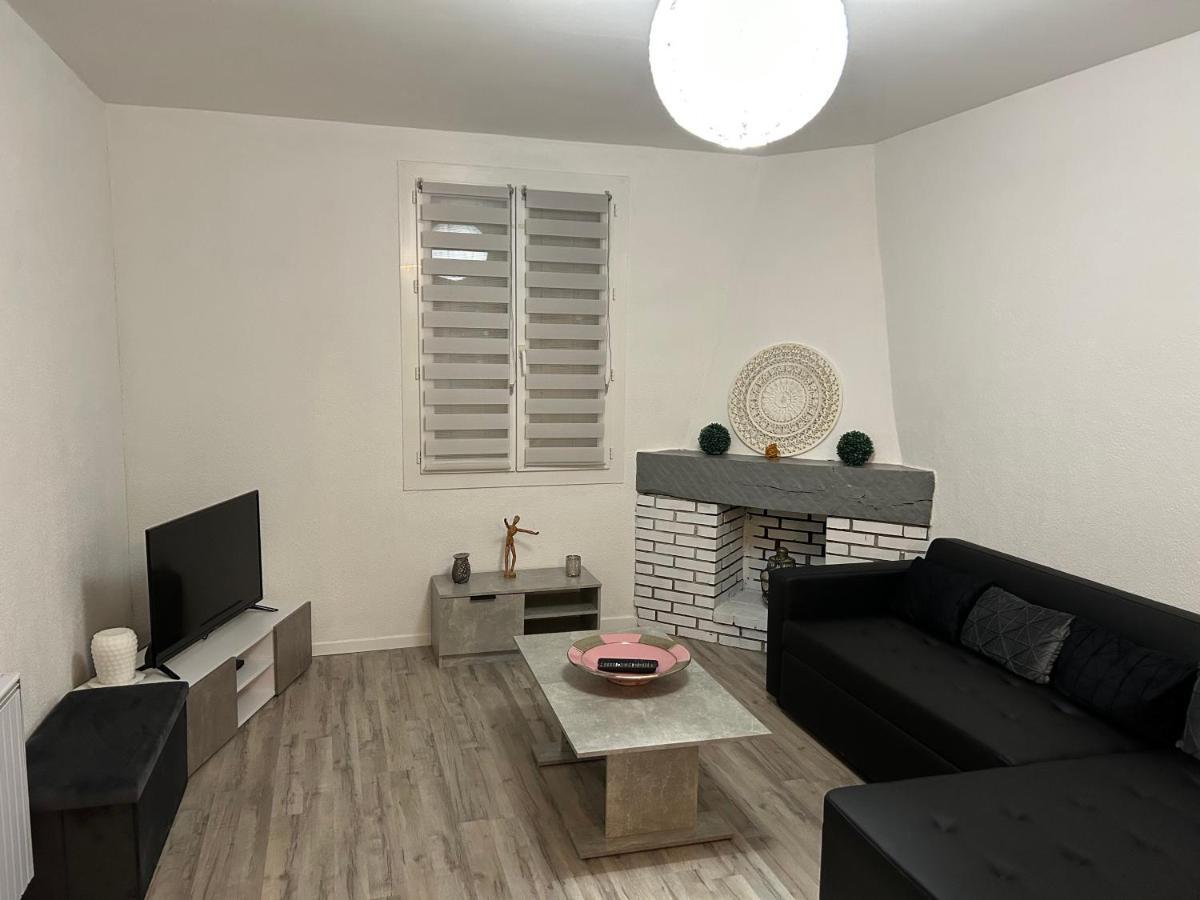 Jolie Villa Independante Climatisee 3 Chambres Tout Confort 6 Couchages, Piscine Chauffee 4 X 8 Disponible Selon Meteo De Mai A Fin Septembre, Jacuzzi 4 Places, Boulodrome Eclaire, Ping-Pong, Wifi, Proche Commerces Animaux Domestiques Sur Demande Bretenoux 외부 사진