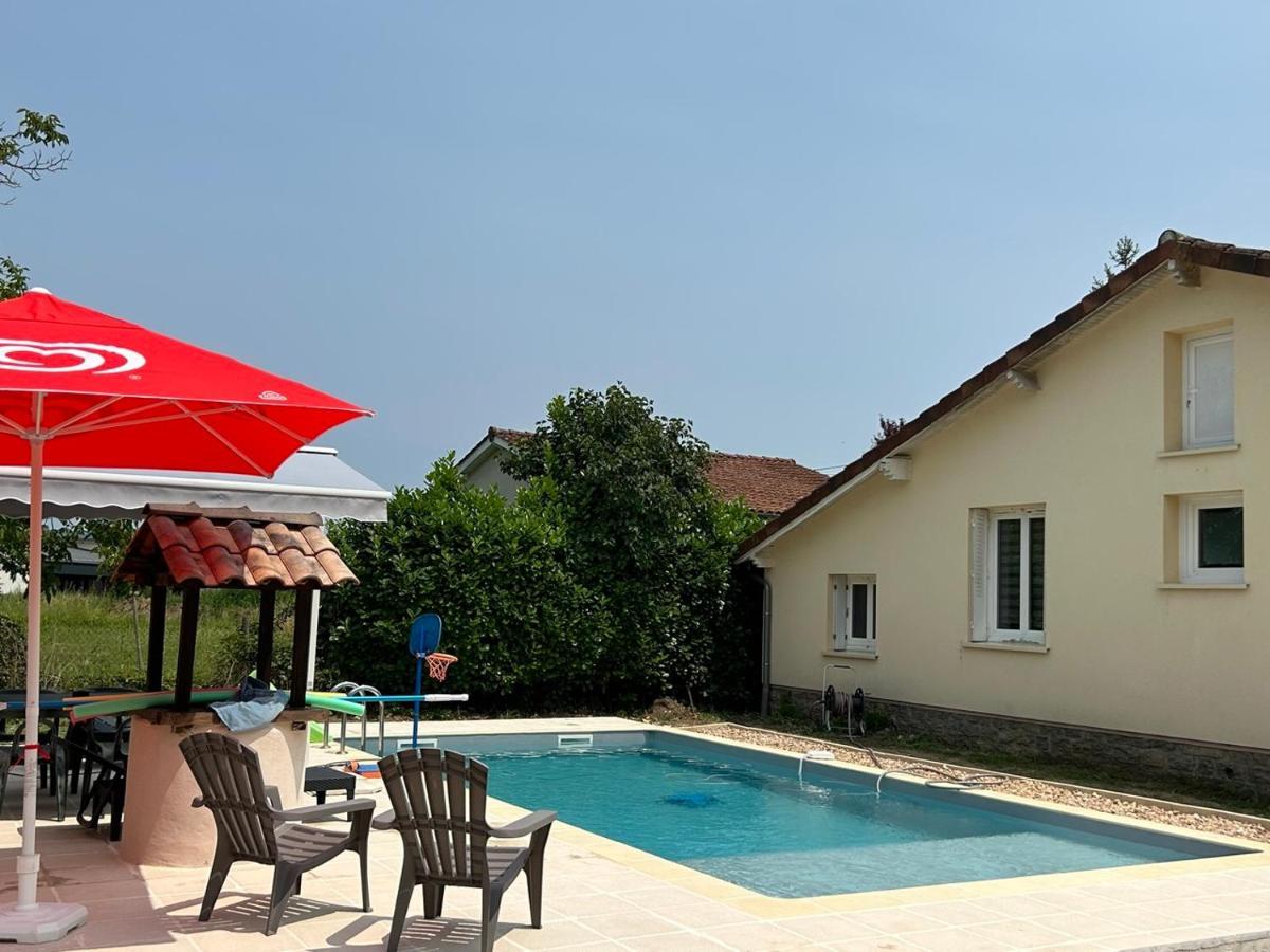 Jolie Villa Independante Climatisee 3 Chambres Tout Confort 6 Couchages, Piscine Chauffee 4 X 8 Disponible Selon Meteo De Mai A Fin Septembre, Jacuzzi 4 Places, Boulodrome Eclaire, Ping-Pong, Wifi, Proche Commerces Animaux Domestiques Sur Demande Bretenoux 외부 사진